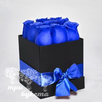 9 синих роз в коробке