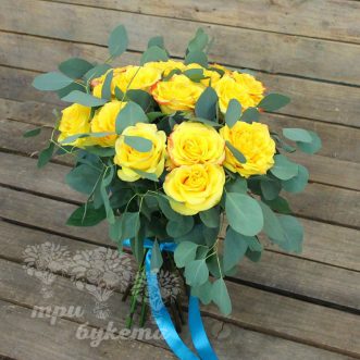 Букет из 15 желтых роз
