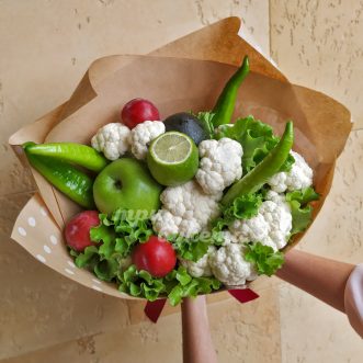 Букет из капусты, перца и редиса Букет из капусты, перца и редиса