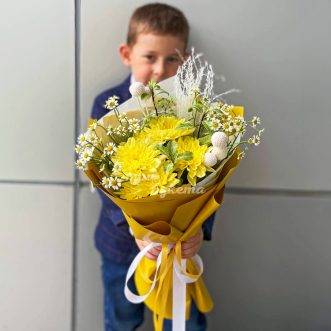 Букет хризантем и ромашек на 1 сентября Букет хризантем и ромашек на 1 сентября